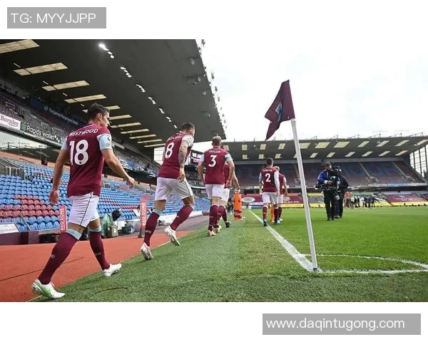 哈根与伯恩利的激烈对决谁能在赛场上笑到最后